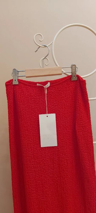 Conjunto Zara Top y Falda Roja Talla S