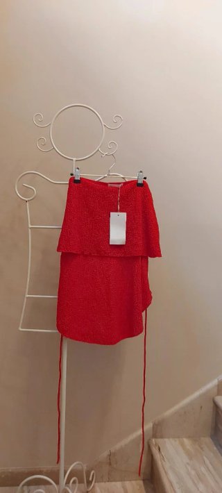 Conjunto Zara Top y Falda Roja Talla S