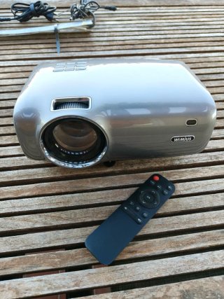 Proyector WiMiUS P30 con mando