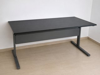 Mesa de escritorio grande