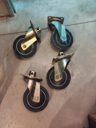 4 Ruedas Giratorias 16cm diámetro 19,5cm alto