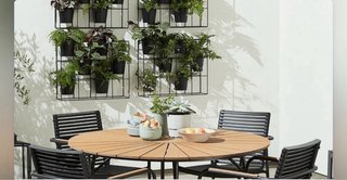 Mesa redonda exterior y 4 sillas