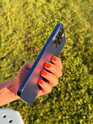 iPhone 14 Pro Max viola