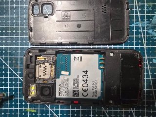 Motorola Razr V3 e Nokia 5610