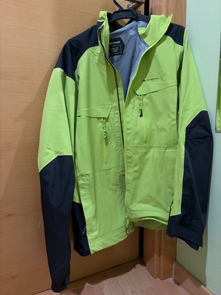 Chaqueta Quechua MH 900 Verde y Negra