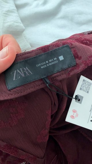Top halter Zara burdeos floral flecos talla única