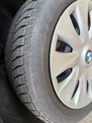 Neumático con llanta BMW 195/55R16 87H de serie1