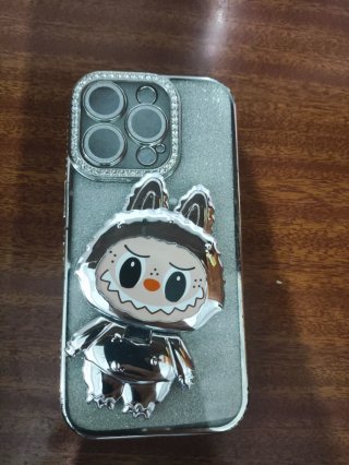 Custodia Labubu per iPhone 16 Pro con specchietto