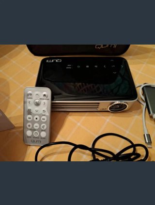 Proyector portátil Vivitek Qumi Q6 ¡NUEVO!