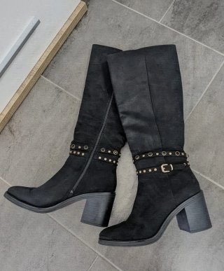 Botas altas negras Deichmann con tachuelas