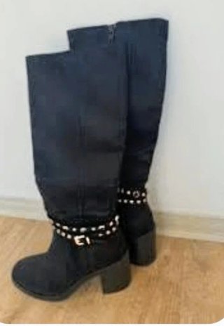 Botas altas negras Deichmann con tachuelas