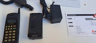 Telefono cellulare vintage Mitsubishi MT-9