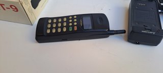 Telefono cellulare vintage Mitsubishi MT-9