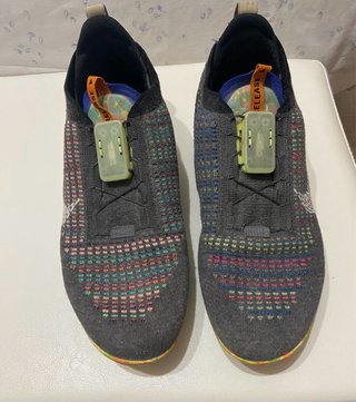 Zapatillas Nike grises y multicolor