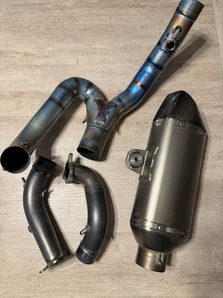 Línea Akrapovic KTM 1290