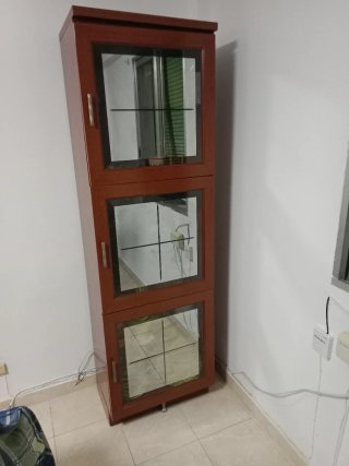 Vitrina madera 3 puertas cristal