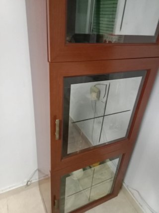 Vitrina madera 3 puertas cristal