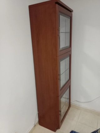 Vitrina madera 3 puertas cristal