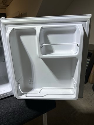 Mini nevera Hisense RR58D4AWF