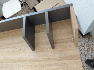 Mesa de madera y metal