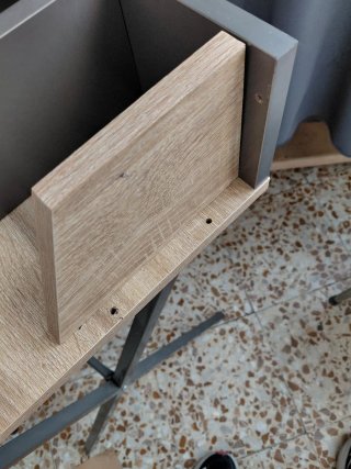 Mesa de madera y metal