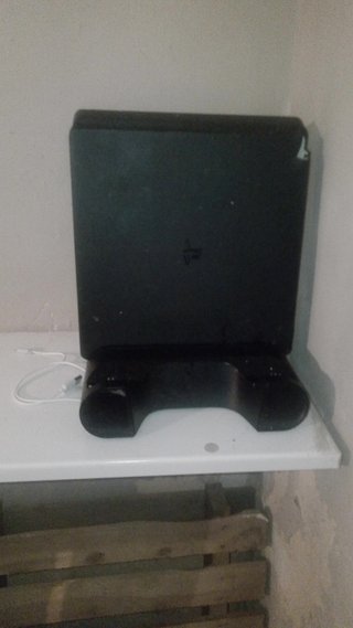 PS4 500GB + Ventilador + Cables