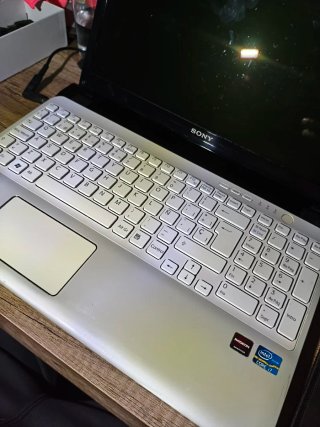 Sony SVE151G17M Intel Core i7 Radeon