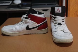 Zapatillas Jordan Air Blancas y Rojas