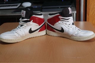 Zapatillas Jordan Air Blancas y Rojas