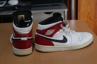 Zapatillas Jordan Air Blancas y Rojas