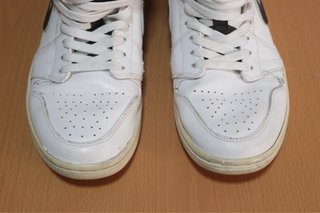 Zapatillas Jordan Air Blancas y Rojas