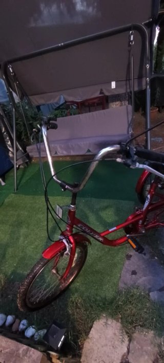 Triciclo para adultos a restaurar