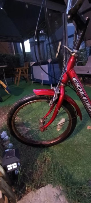 Triciclo para adultos a restaurar