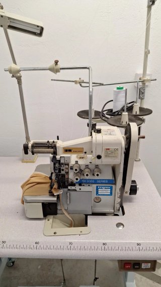 Máquina de coser Overlock Kingtex.  Industrial
