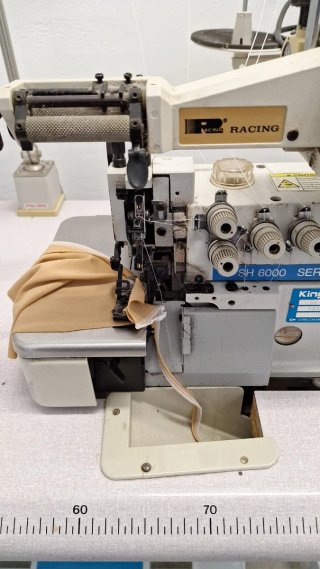 Máquina de coser Overlock Kingtex.  Industrial