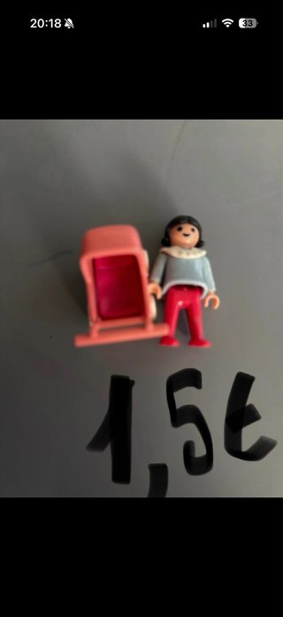 Playmobil niña con carrito rosa