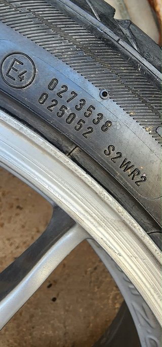 Llanta OZ Racing 18 con neumático 225/40 R18