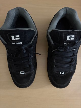 Zapatilla Globe ancha negra T44.5
