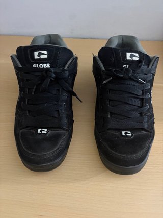 Zapatilla Globe ancha negra T44.5
