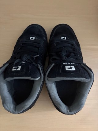 Zapatilla Globe ancha negra T44.5