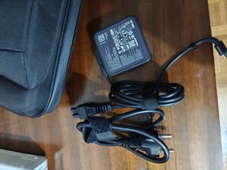 Asus ROG Xbox Ally X con estuche
