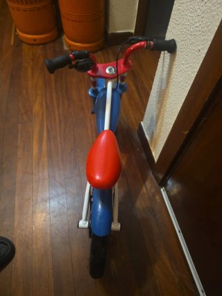 Bicicleta de equilibrio infantil