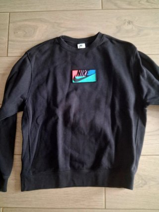 Sudadera Nike Negra Logo Multicolor