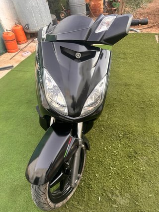 Yamaha XMAX 125 Negra