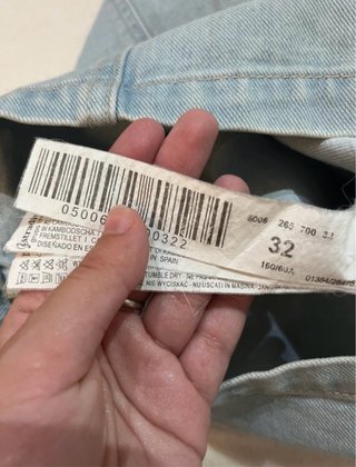 Falda vaquera corta azul Stradivarius botones 32