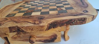 Scacchiera Artigianale in Legno Pregiato con Casse