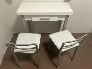Mesa y 2 taburetes cocina blancos
