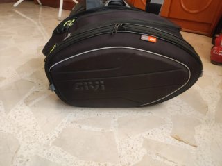 Baúl y maletas Givi Honda CBR 600 F