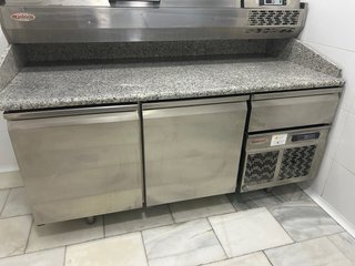 Mesa refrigerada Infrico con encimera granito