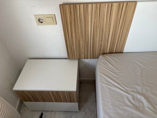 Mesitas de noche y cabecero madera